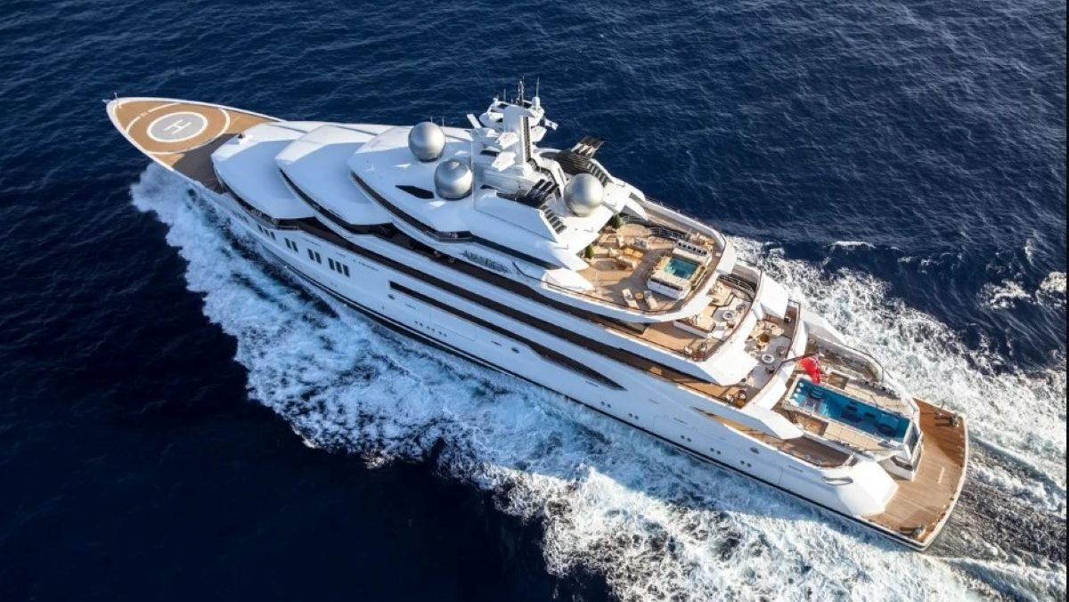 На Фіджі дозволили США конфіскувати супер'яхту російського олігарха Керімова
