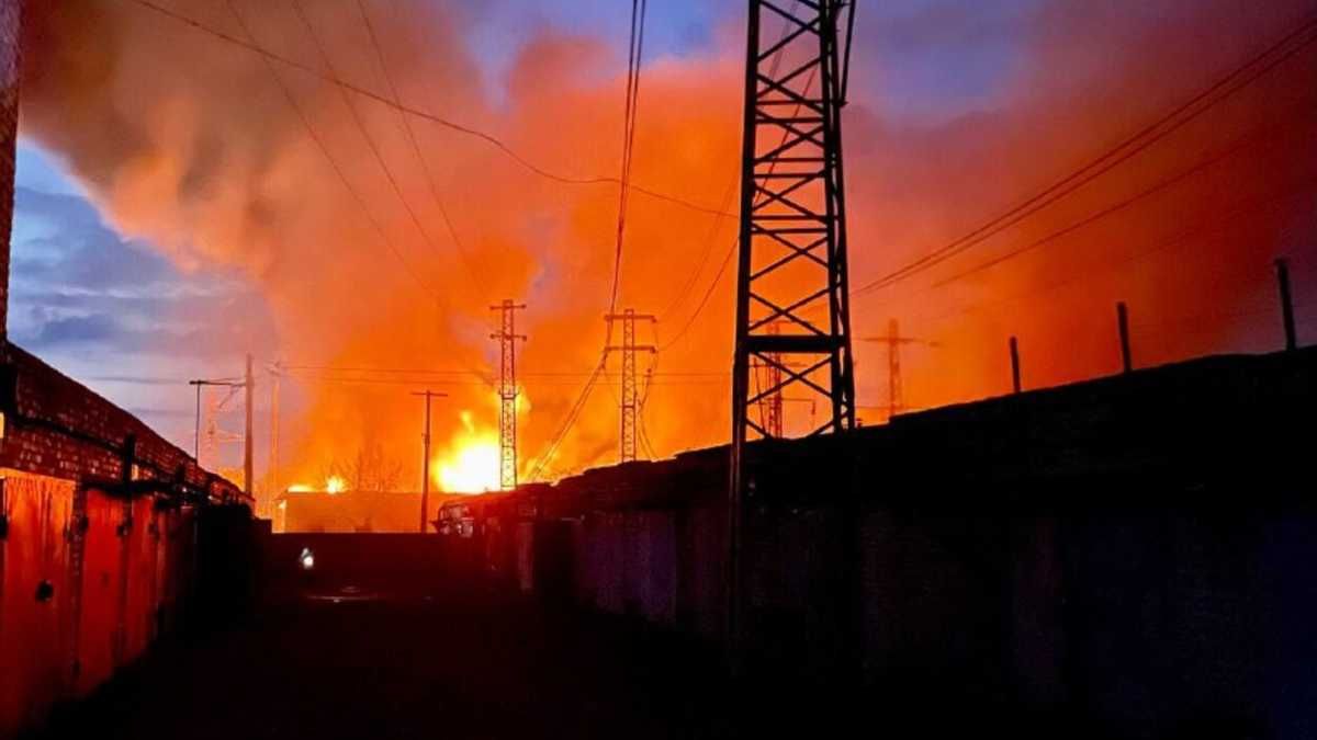 У церкві повилітати вітражі, а в гаражах повиривало замки, – Садовий про наслідки удару У церкві повилітати вітражі, а в гаражах повиривало замки, – Садовий про наслідки удару