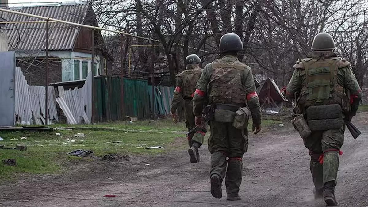 За спілкування з рідними: окупанти закривають за ґратами навіть жінок та дітей За спілкування з рідними: окупанти закривають за ґратами навіть жінок та дітей