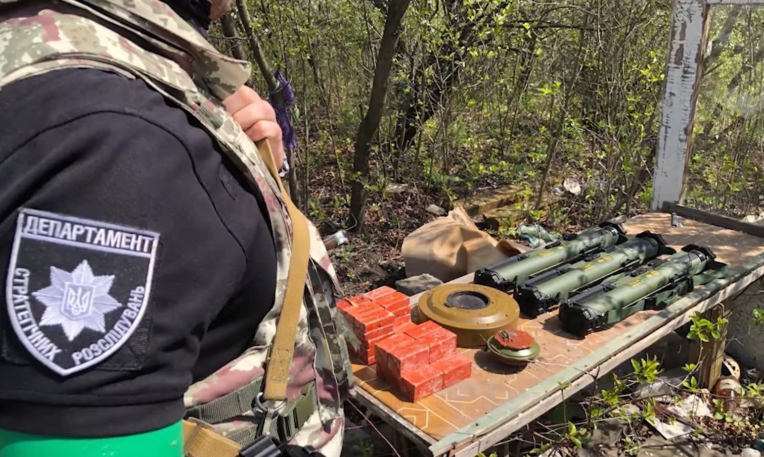 В Харькове готовили подрыв на инфраструктурном объекте: там нашли 10 килограммов тротила В Харькове готовили подрыв на инфраструктурном объекте: там нашли 10 килограммов тротила