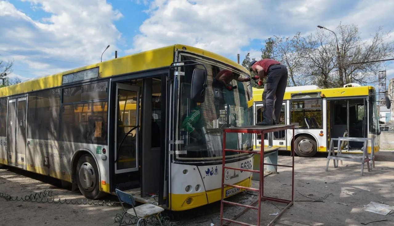 У Маріуполі запустили 2 автобуси