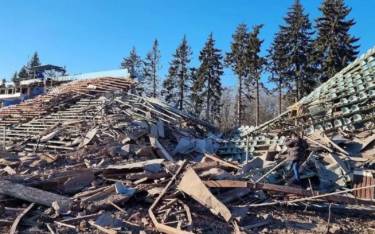 Не подлежит восстановлению, – в Десне рассказали о разрушении стадиона в Чернигове