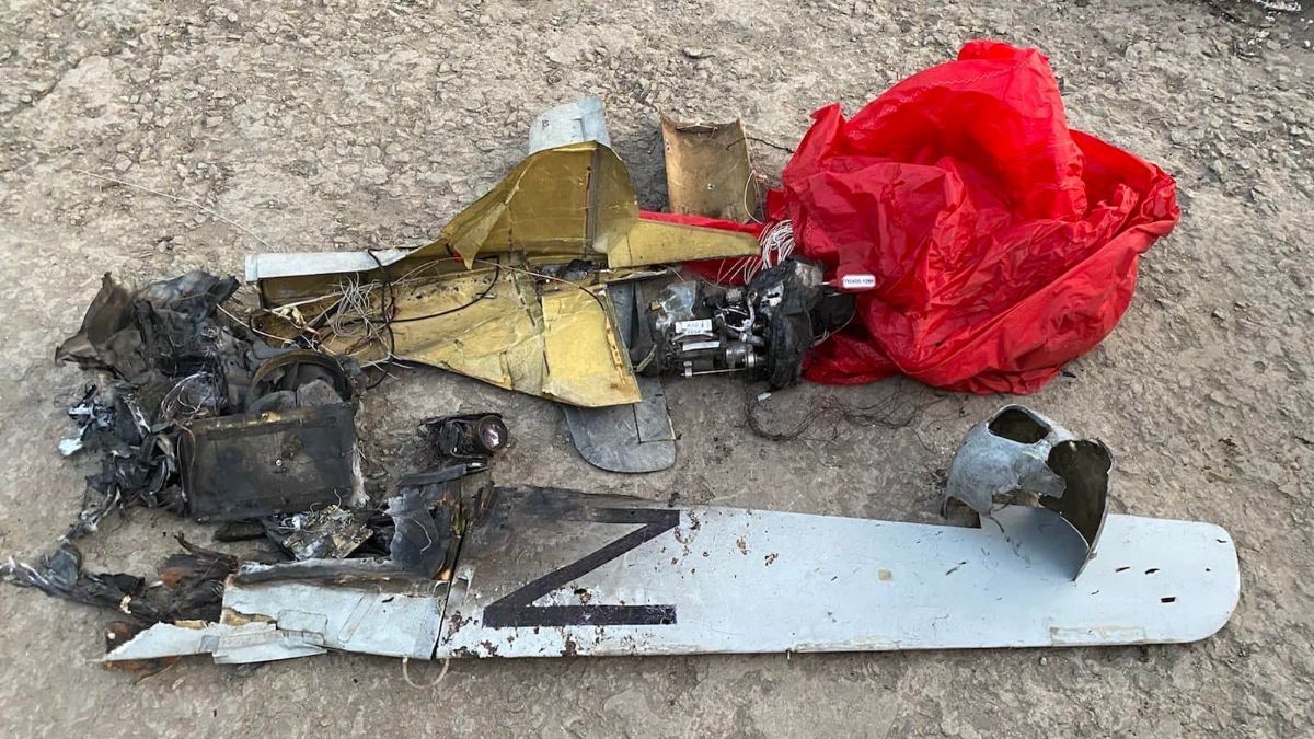 Українські захисники знищили ще один ворожий безпілотник "Орлан-10" Українські захисники знищили ще один ворожий безпілотник "Орлан-10"