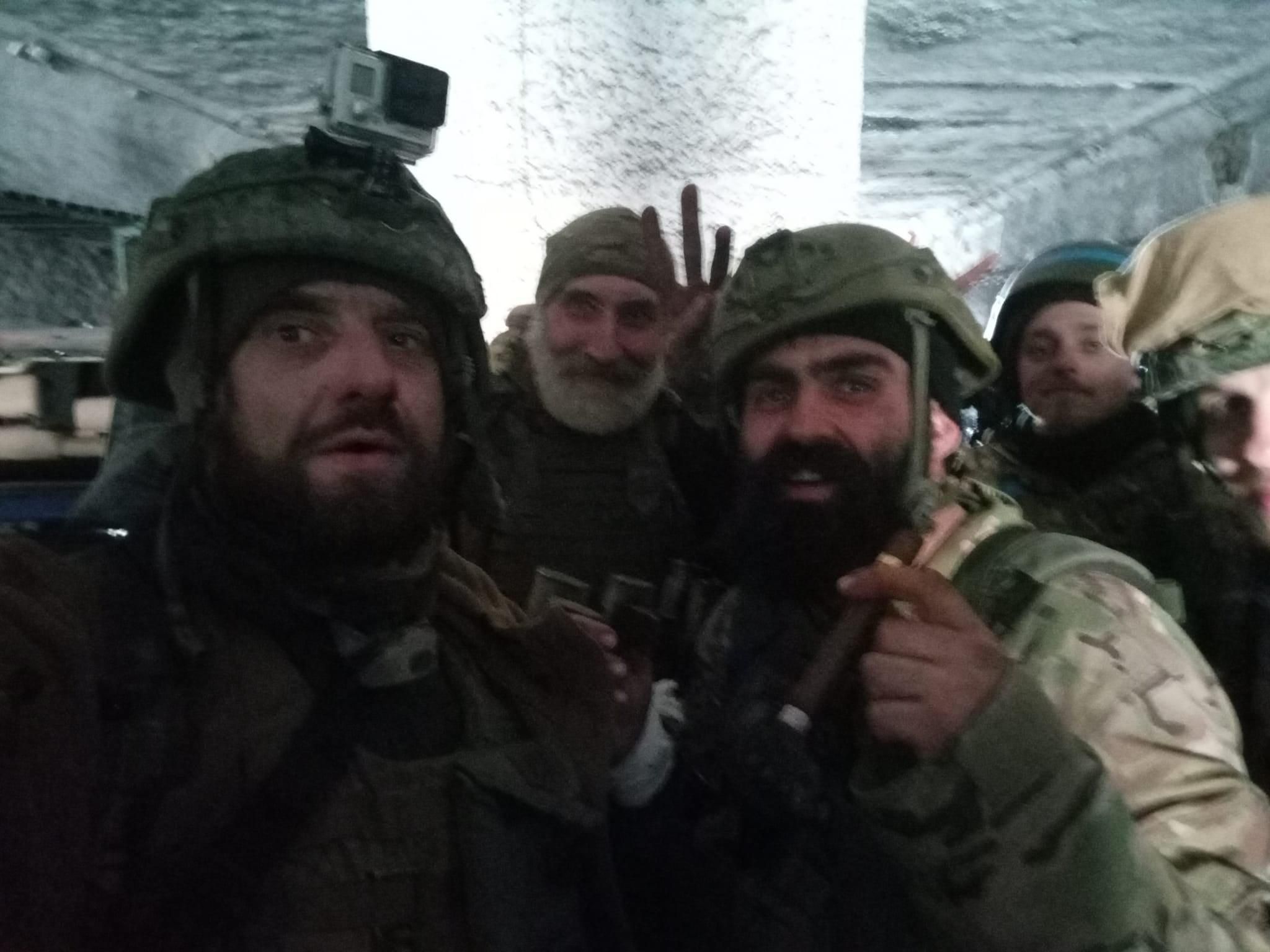 Тримаються як герої захисники Маріуполя заспівали у сховищах "Азовсталі" - 24 Канал Тримаються як герої захисники Маріуполя заспівали у сховищах "Азовсталі" - 24 Канал