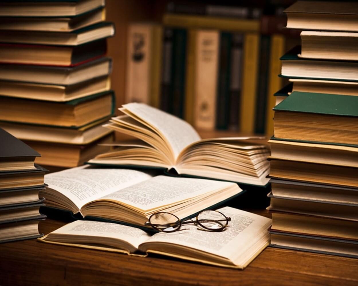 З українських бібліотек вилучать російські пропагандистські книжки З українських бібліотек вилучать російські пропагандистські книжки