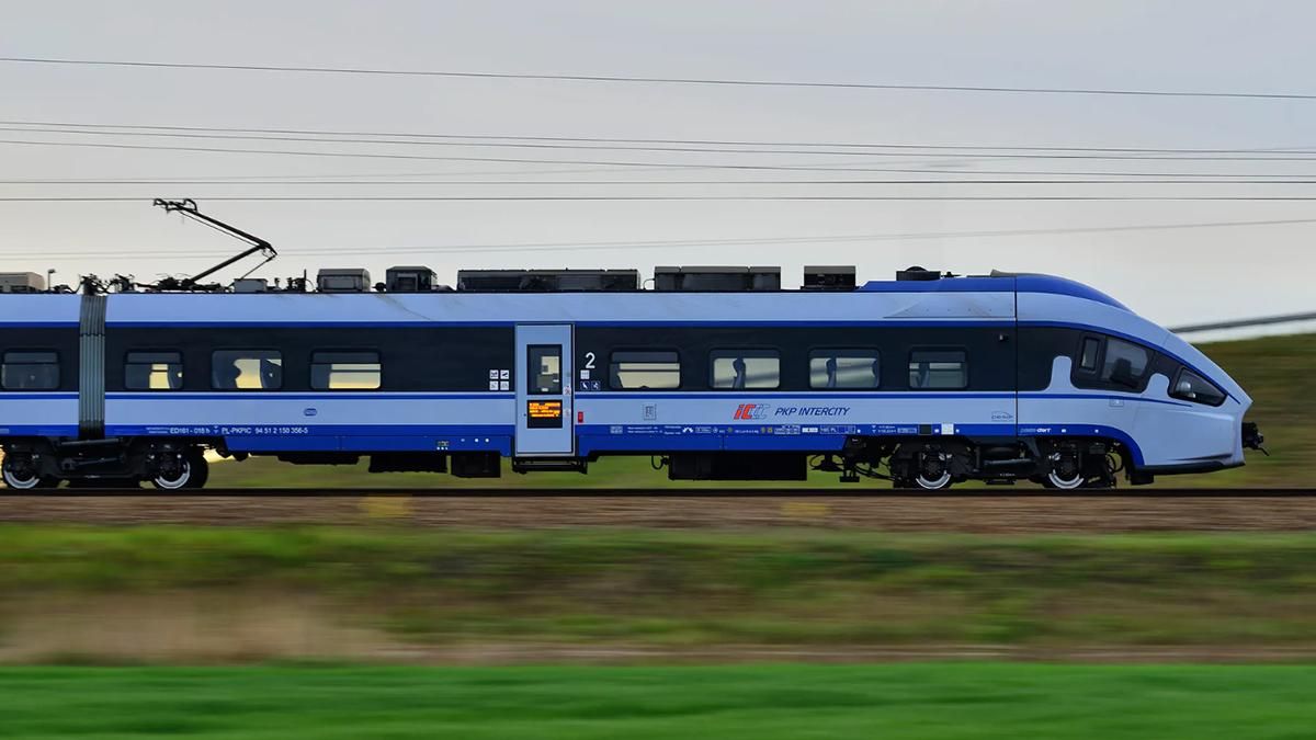 Компанія PKP InterCity запровадила великі знижки на залізничні квитки у Польщі