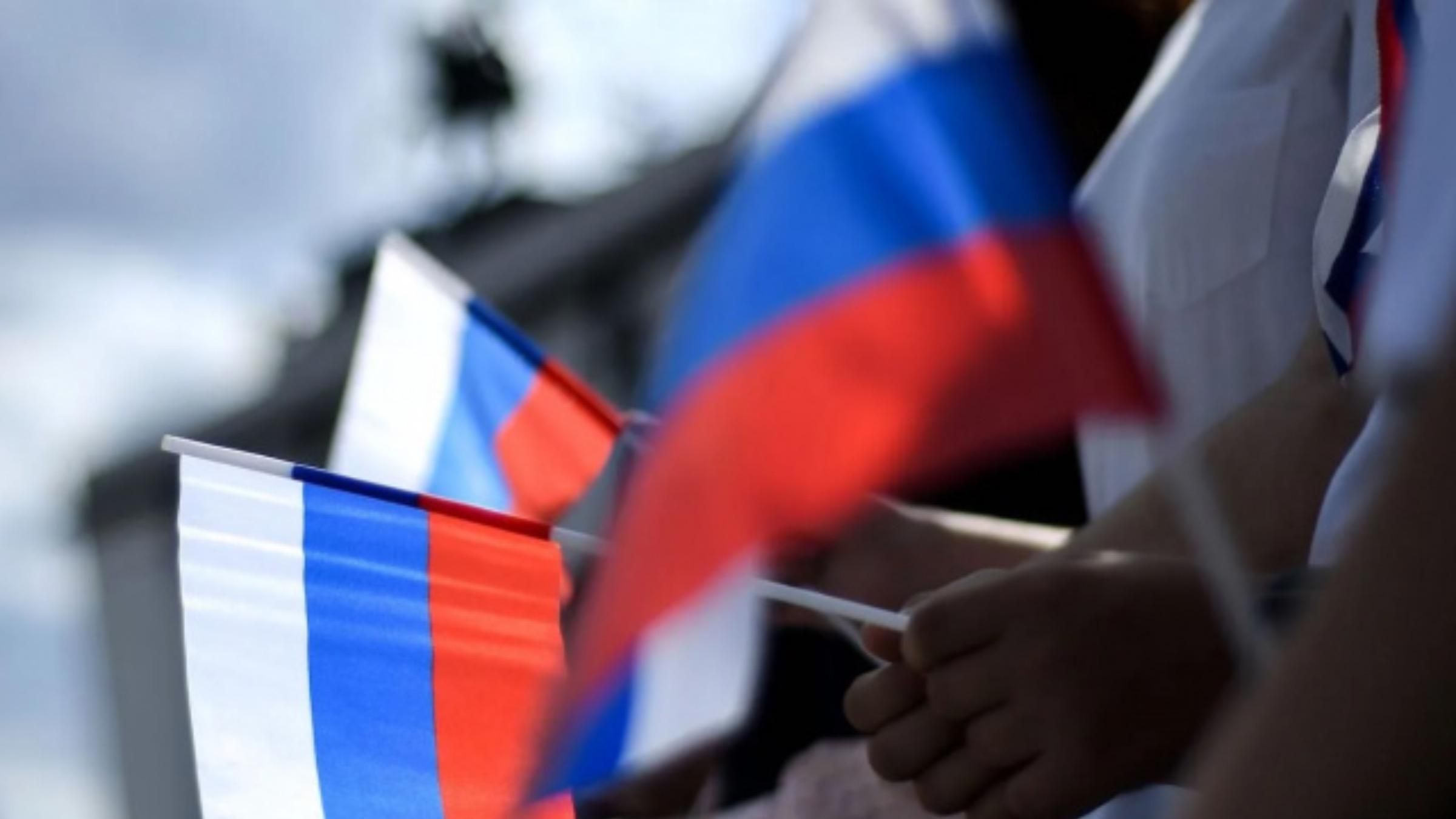 Росіяни не дають спокою маріупольцям за кордоном: розтрощили всі авто з українськими номерами Росіяни не дають спокою маріупольцям за кордоном: розтрощили всі авто з українськими номерами