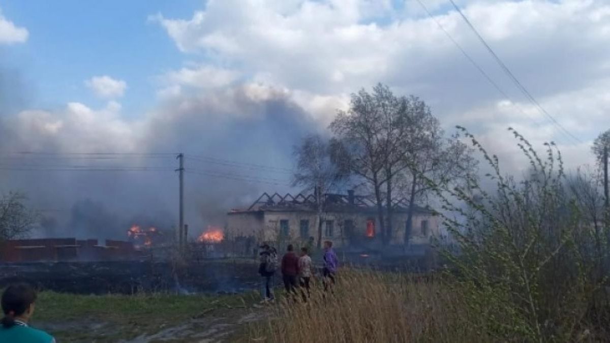 Згоріла ціла вулиця: у Росії знову масштабні пожежі – горять будинки та ринок
