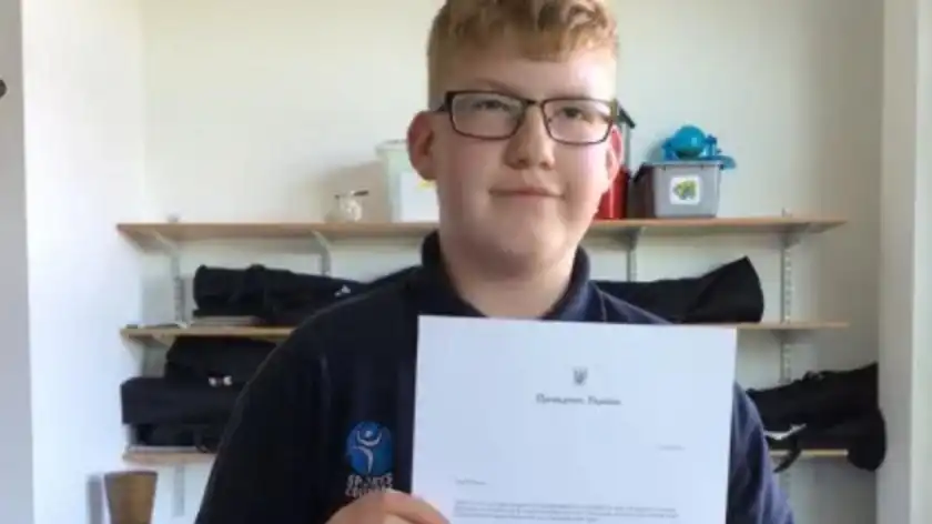 12-летний британец написал Зеленскому письмо и получил официальный ответ