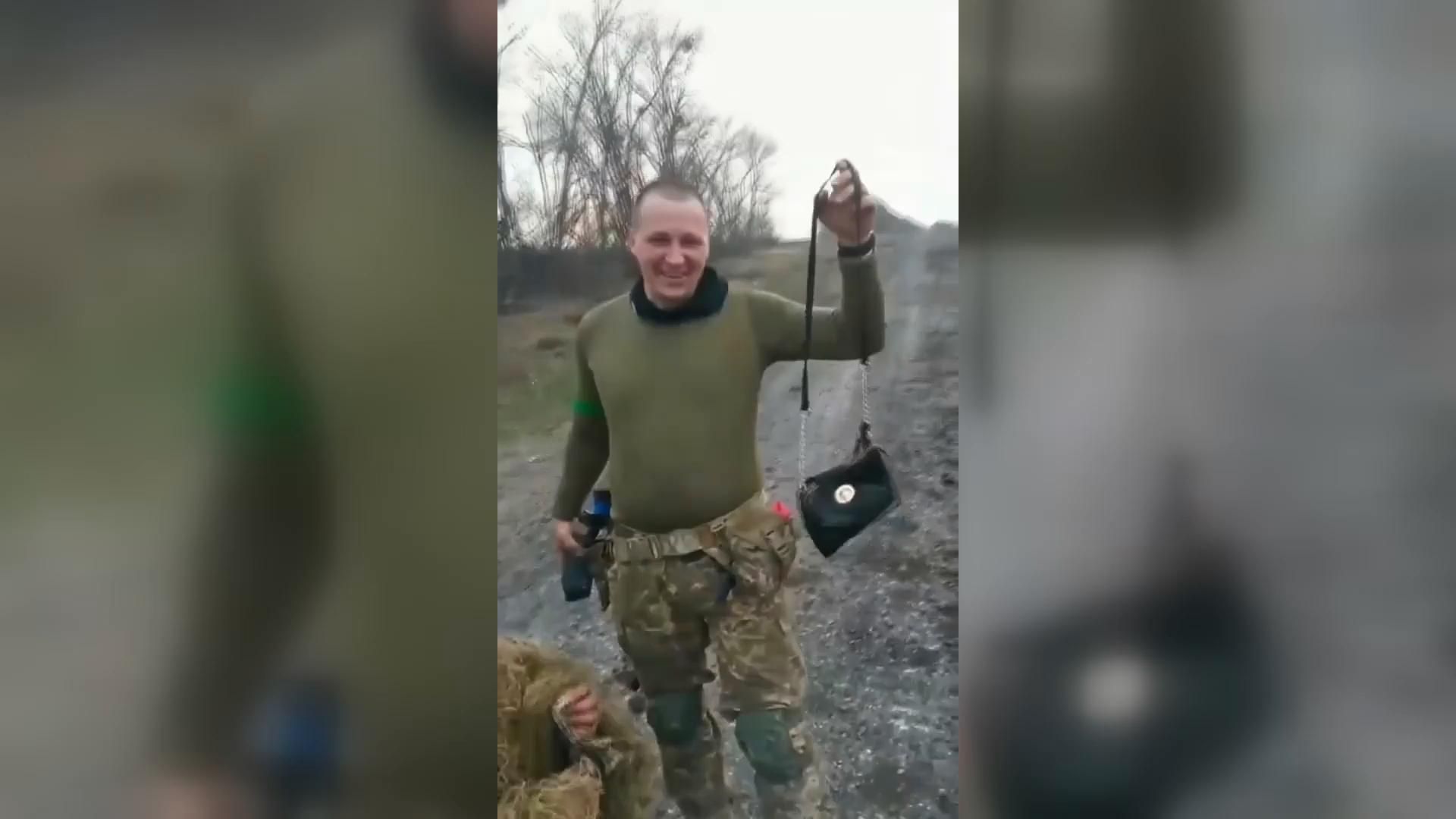 На Харьковщине украинские бойцы уничтожили технику оккупантов: внутри нашли награбленное