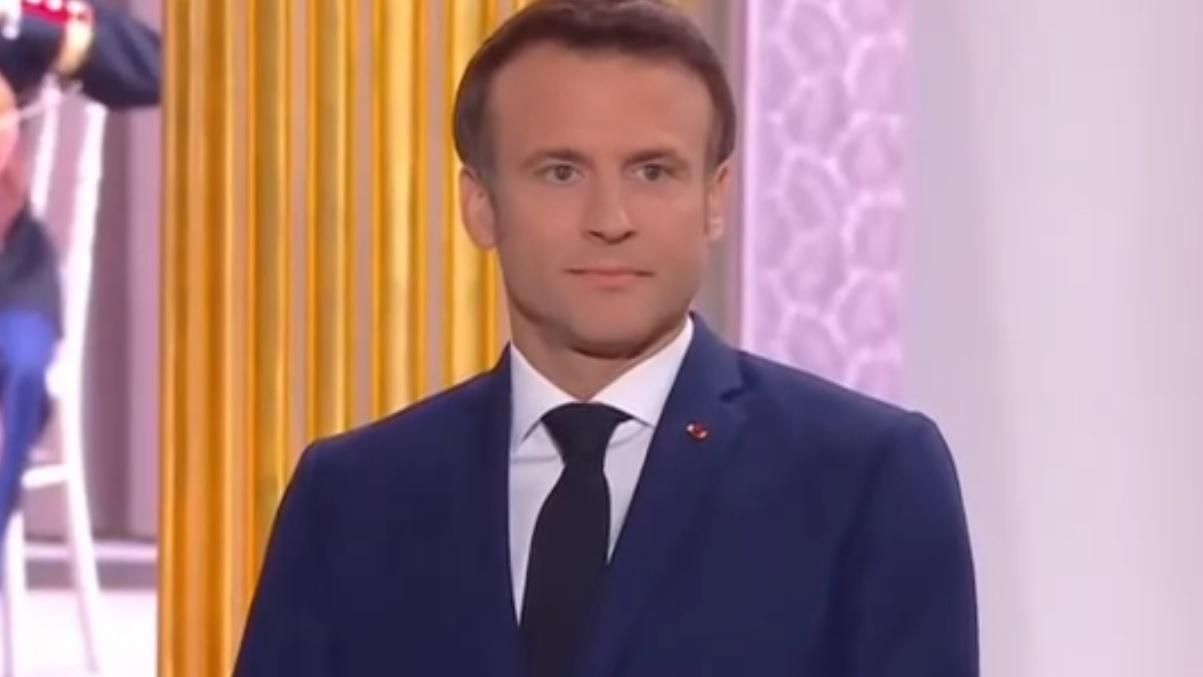 Макрон официально вступил в должность президента Франции: видео с инаугурации