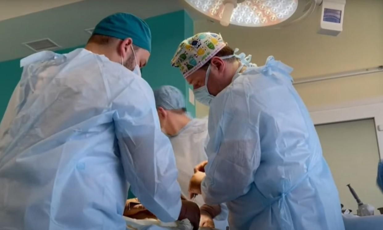 За 3 місяці освоїли низку сучасних операцій, – хірург зі Львова про співпрацю з іноземцями