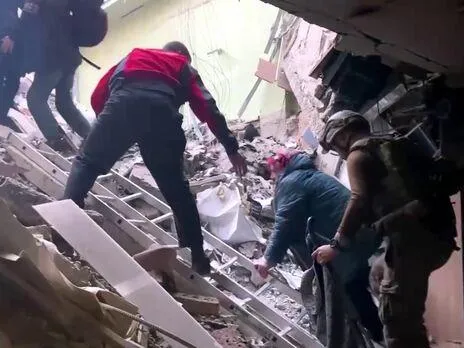 Эвакуация людей из-под завалов