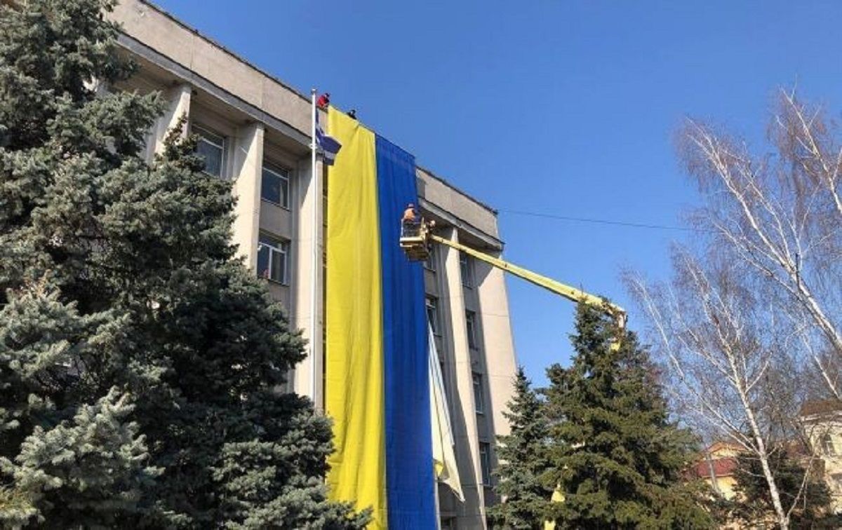 Взрывы, стрельба и захваченные помещения местных властей: какая ситуация на оккупированной Херсонщине Взрывы, стрельба и захваченные помещения местных властей: какая ситуация на оккупированной Херсонщине