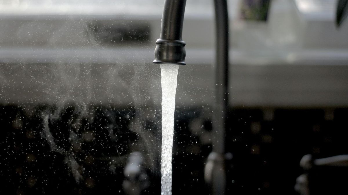 В Николаеве понемногу восстанавливают водоснабжение: но пить из крана запрещено
