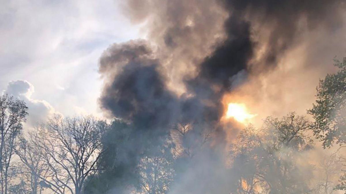 Россияне уже несколько дней подряд обстреливают пограничные границы на Сумщине Россияне уже несколько дней подряд обстреливают пограничные границы на Сумщине