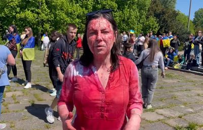 Підійшли до посла і розірвали на себе пакети зі штучною кров'ю, – українка про акцію у Варшаві