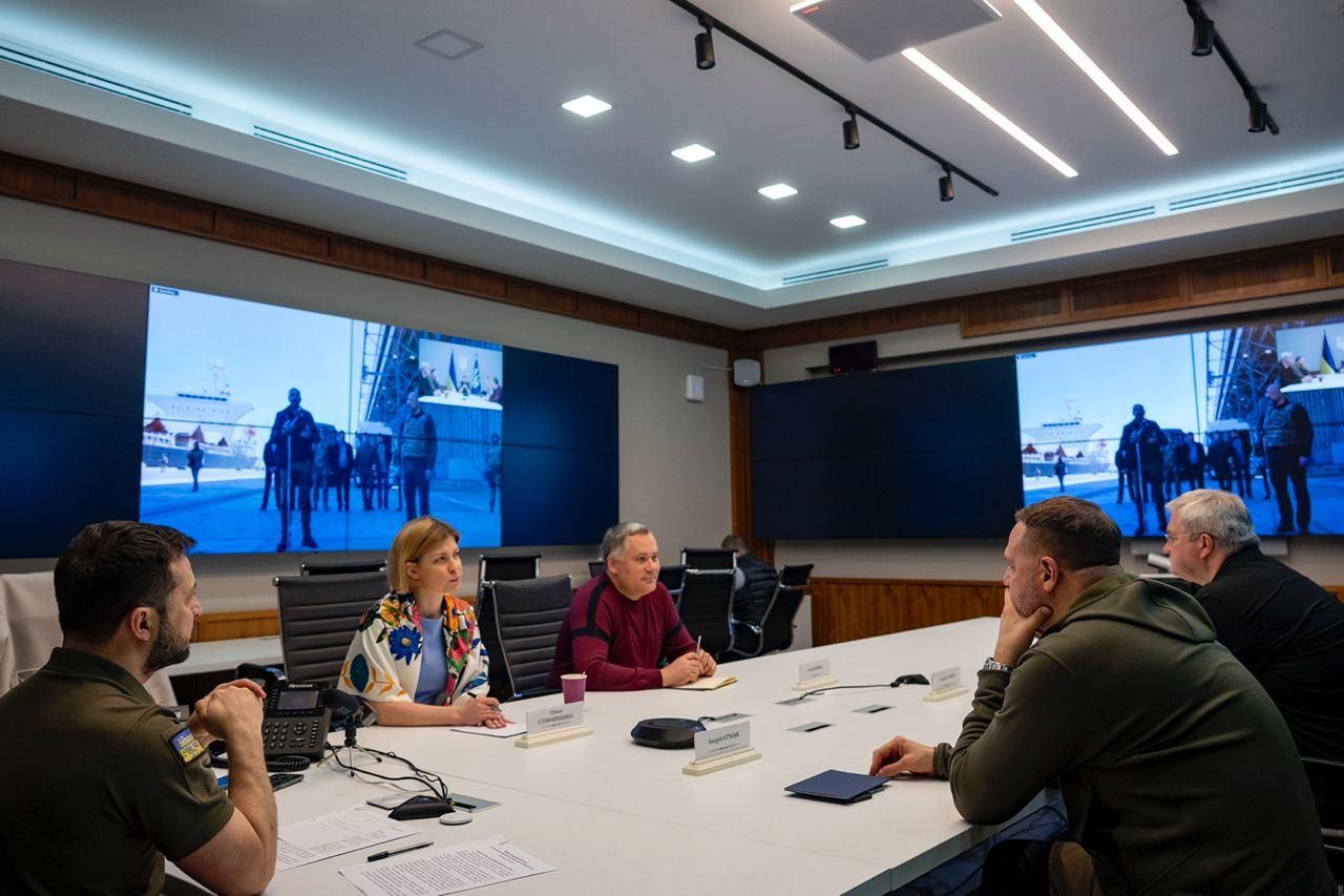 Ціную сміливу позицію, – Зеленський поспілкувався з главою Європейської ради, який зараз в Одесі Ціную сміливу позицію, – Зеленський поспілкувався з главою Європейської ради, який зараз в Одесі