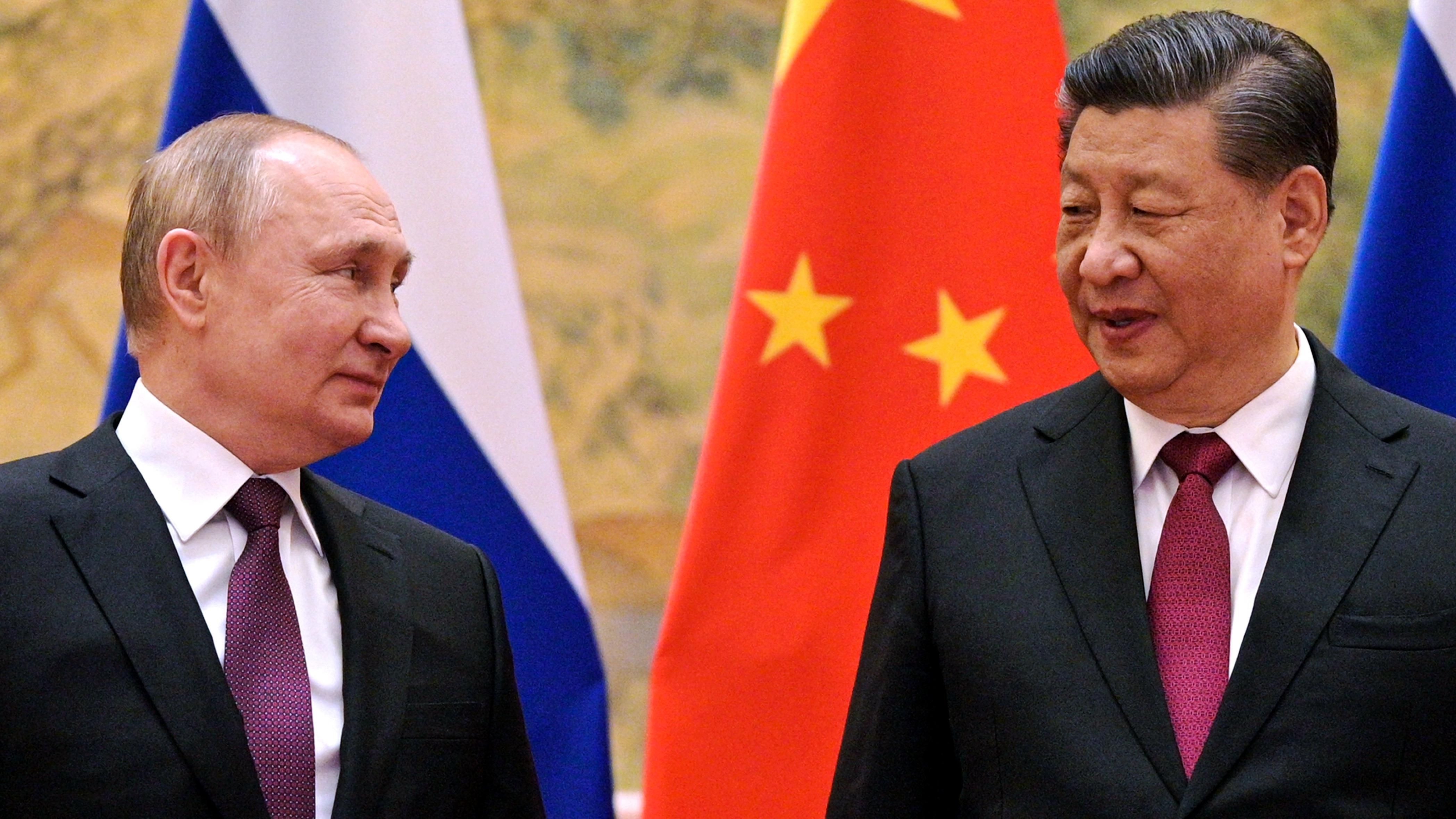 Китай впливає на Путіна, щоб той не тягнувся до ядерної кнопки, – Гудков