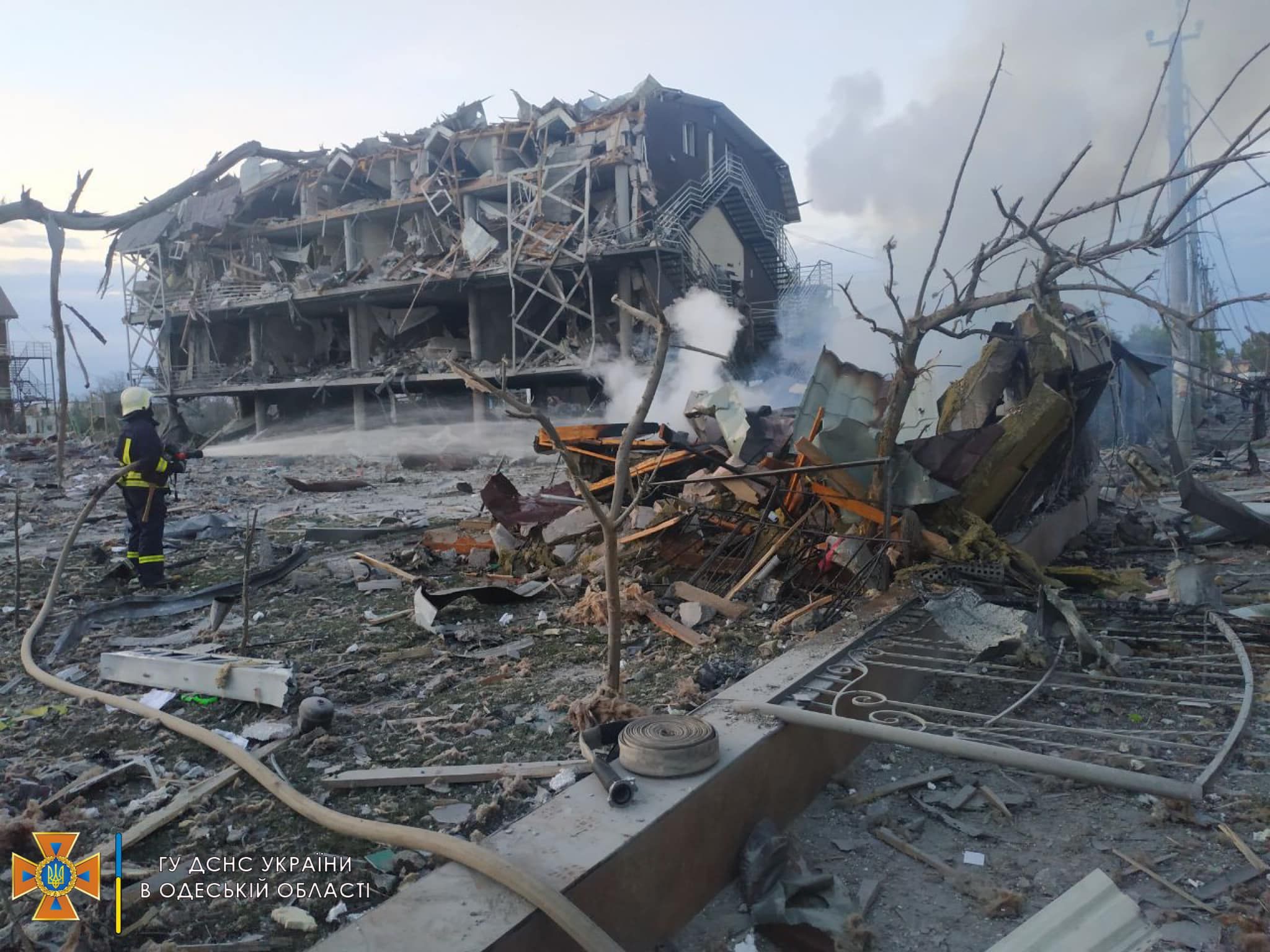 Унаслідок ракетного удару по Одещині постраждав туристичний об'єкт: є поранені Унаслідок ракетного удару по Одещині постраждав туристичний об'єкт: є поранені