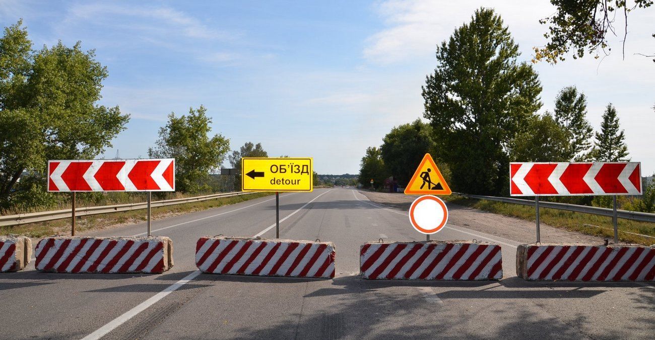 Трасу Київ – Харків в районі Борисполя перекрили: схема об'їзду для водіїв Трасу Київ – Харків в районі Борисполя перекрили: схема об'їзду для водіїв