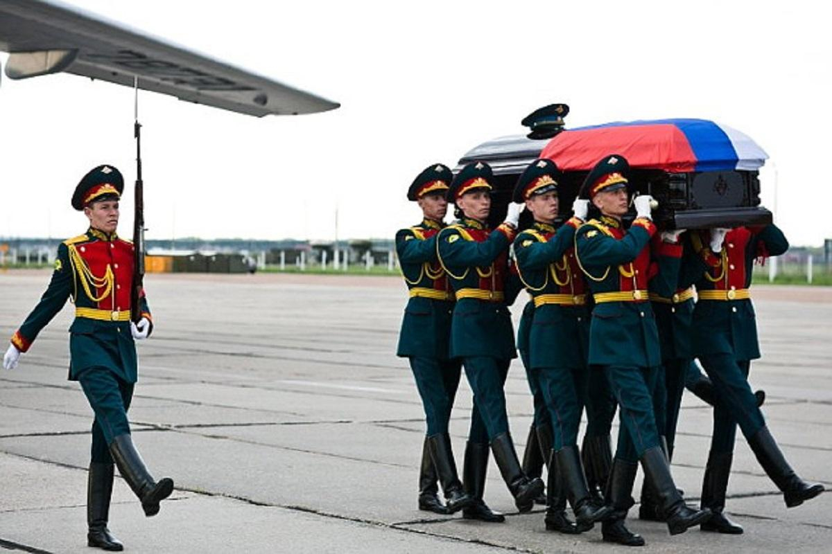 Росія втратила досвідчених пілотів, – Левченко пояснив, чому авіації не було на параді у Москві