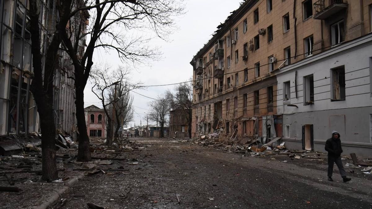 "Должны страдать": на Донбассе начали принудительную паспортизацию всех вывезенных из Мариуполя "Должны страдать": на Донбассе начали принудительную паспортизацию всех вывезенных из Мариуполя