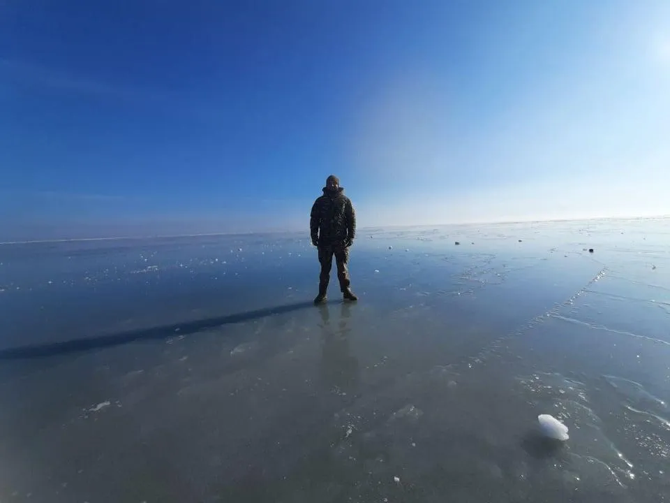 святослав серый на берегу Азовского моря