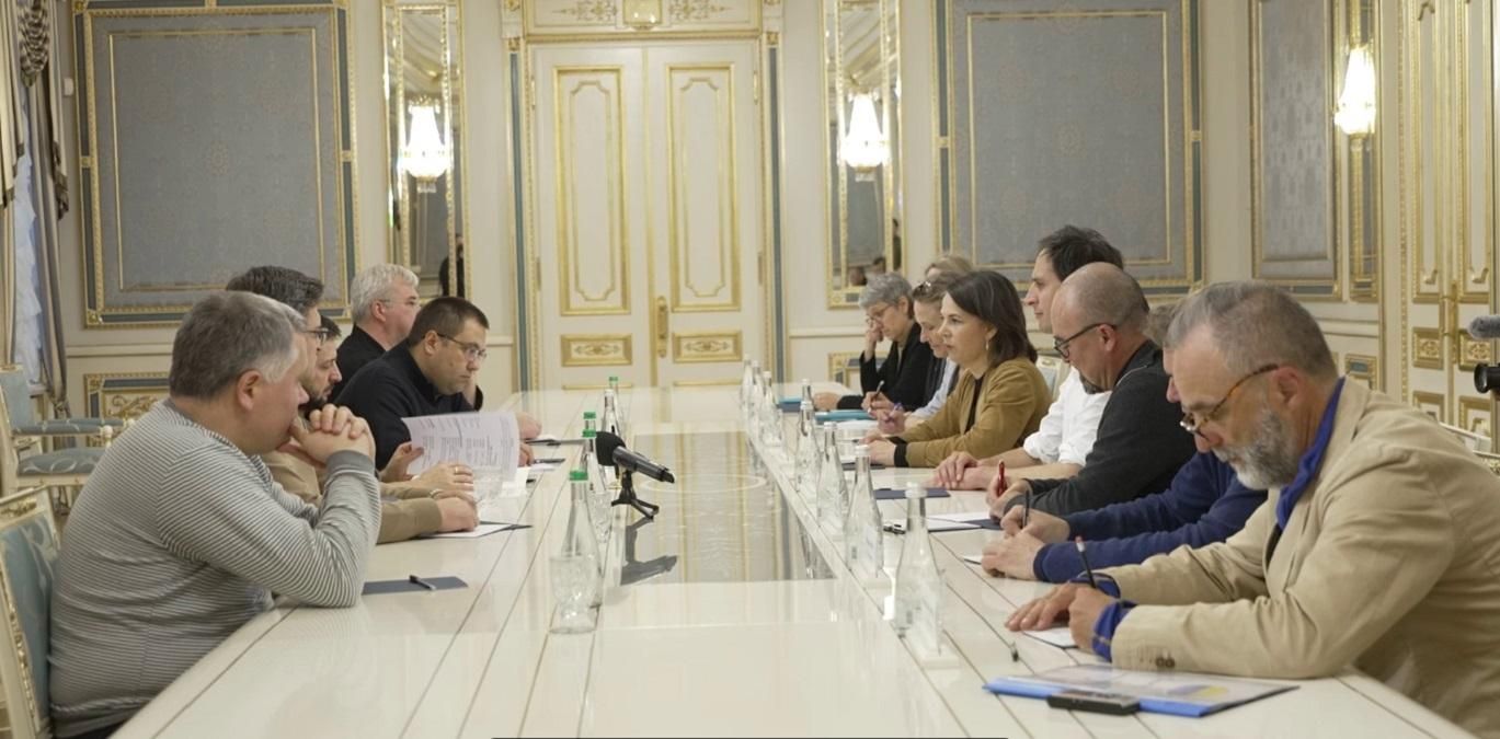 Підтримка важлива і цінна: Зеленський зустрівся з главами МЗС Німеччини і Нідерландів Підтримка важлива і цінна: Зеленський зустрівся з главами МЗС Німеччини і Нідерландів