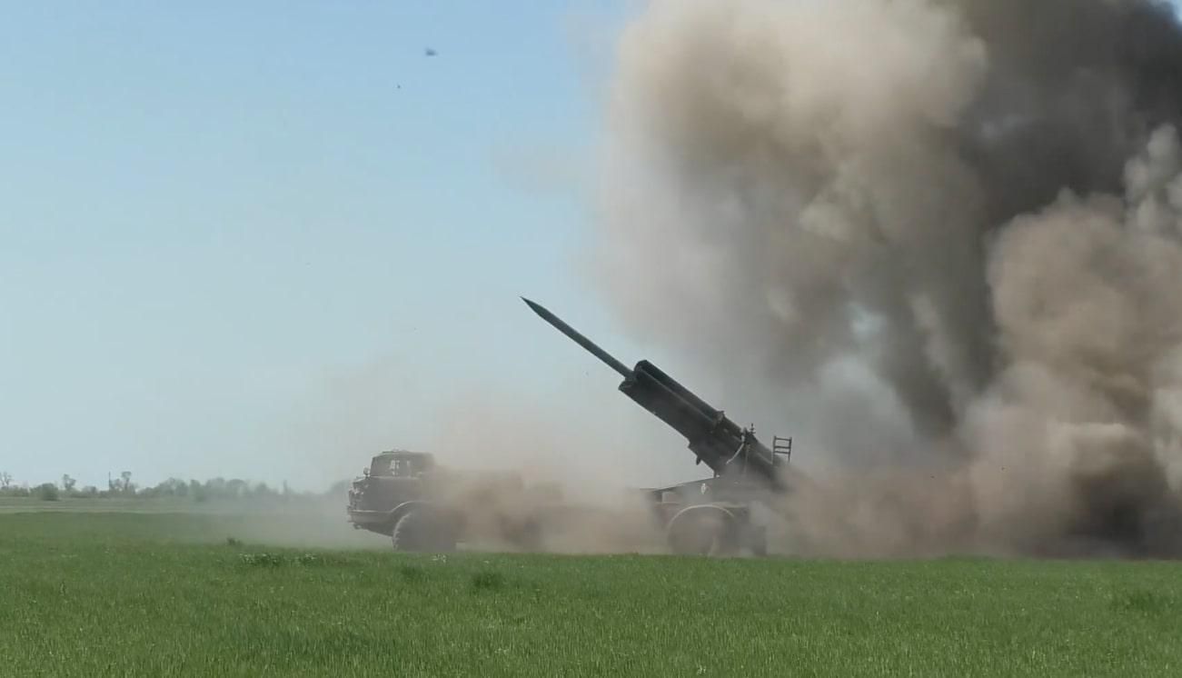 "Урагани" налетіли на російських загарбників на південному напрямку "Урагани" налетіли на російських загарбників на південному напрямку