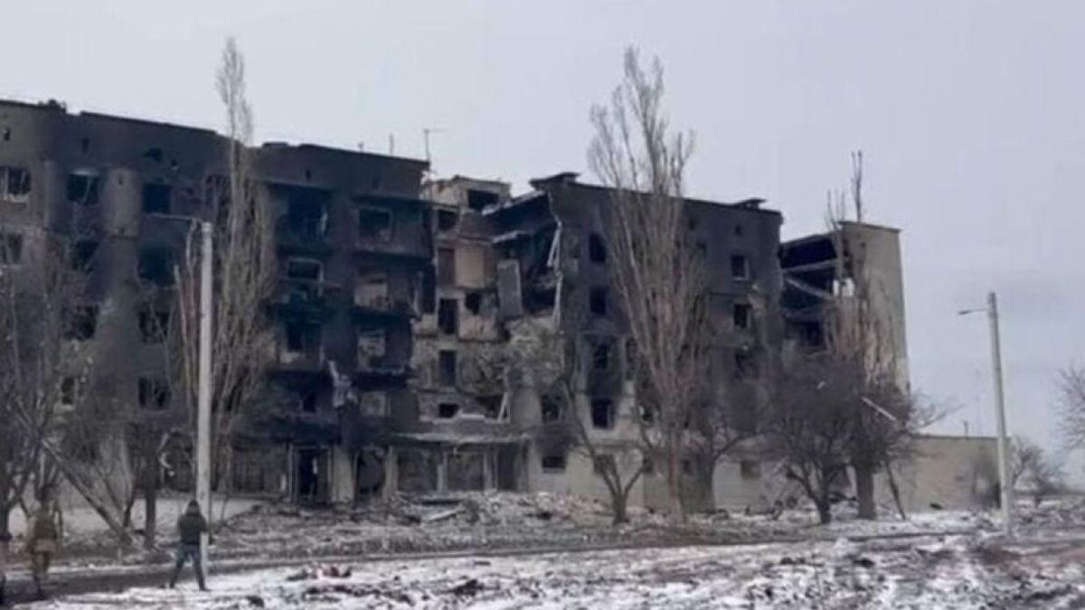 Волноваха разрушена на 90%, но оккупанты делают картинку для росСМИ, якобы город "освобожден"