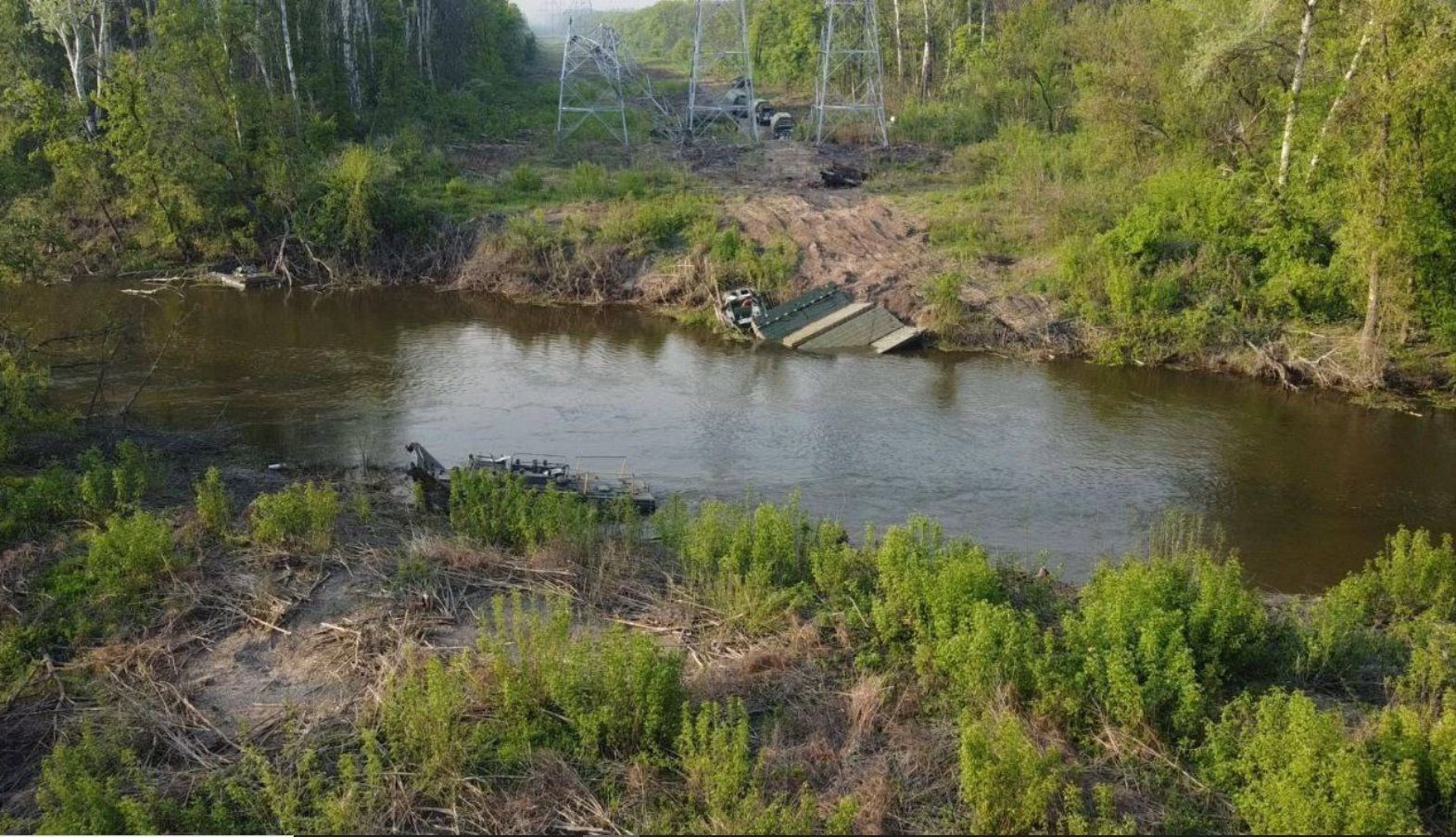 Топили власні танки, але й це не допомогло: Арестович розповів про "харківську Чорнобаївку"