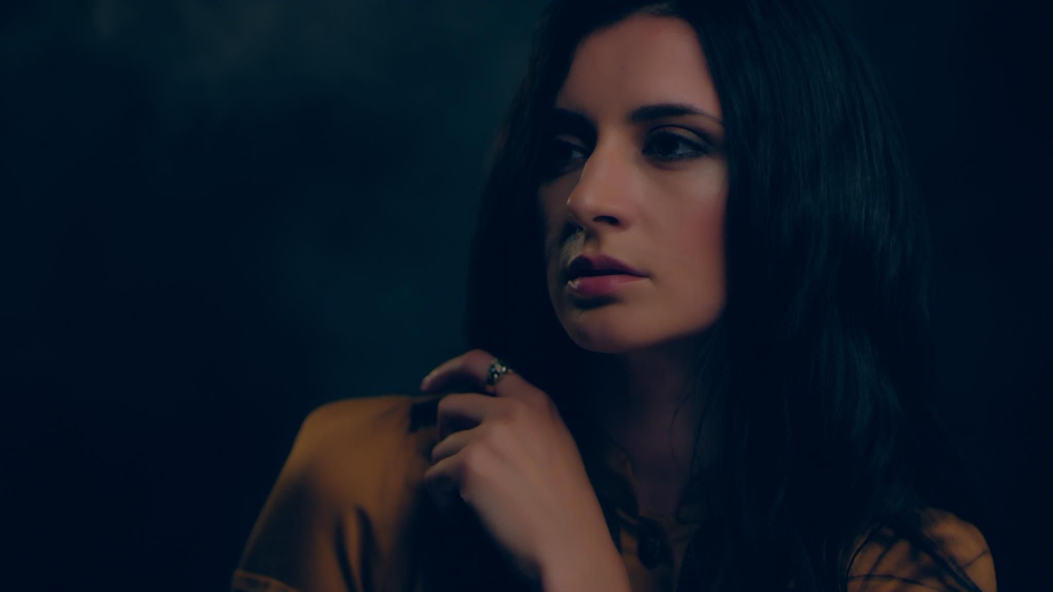 Ми знали точно, що сім'я роз'їжджається, – українська співачка розповіла про вимушену еміграцію Ми знали точно, що сім'я роз'їжджається, – українська співачка розповіла про вимушену еміграцію