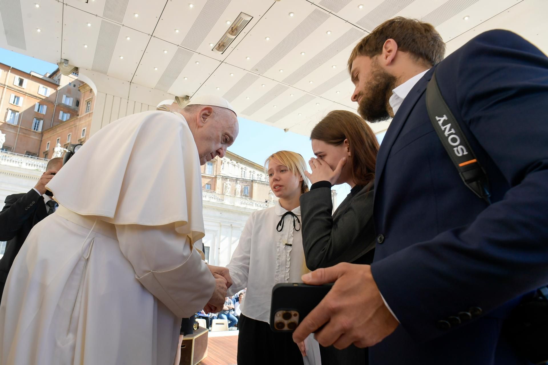 Что-то на грани фантастики, – жены защитников Мариуполя рассказали о встрече с Папой Что-то на грани фантастики, – жены защитников Мариуполя рассказали о встрече с Папой