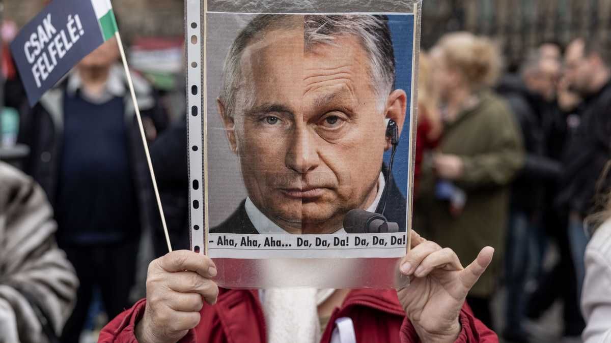 "Венгрия маневрирует в угоду Кремля": почему Орбан упорно блокирует нефтяное эмбарго "Венгрия маневрирует в угоду Кремля": почему Орбан упорно блокирует нефтяное эмбарго