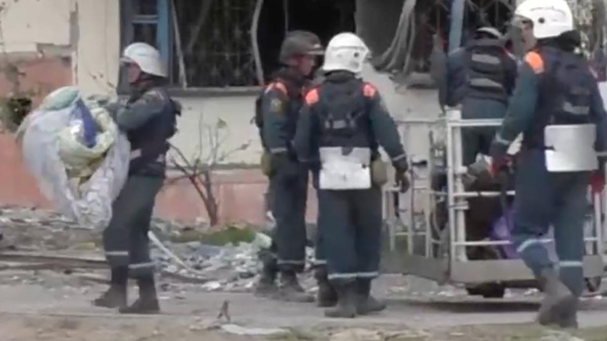 Разбор завалов в Мариуполе ожидаемо превратился в грабеж имущества местных жителей