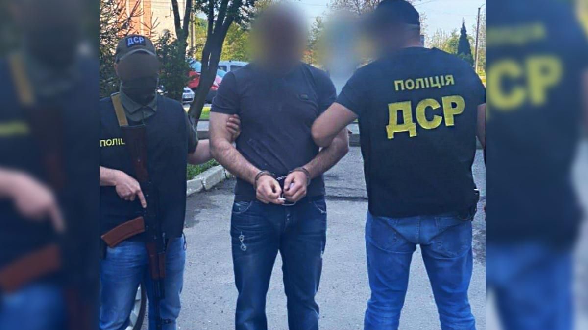 На Прикарпатті поліцейські затримали "злодія в законі" з санкційного списку РНБО