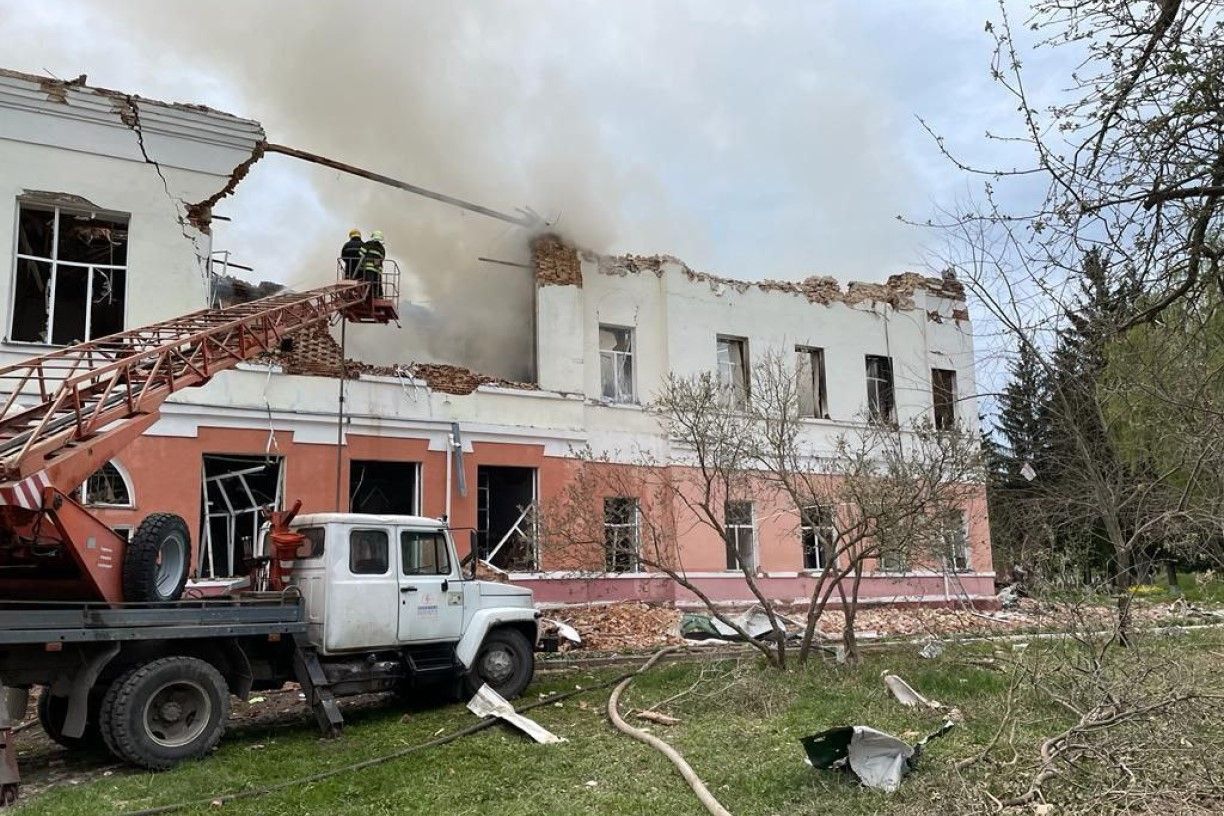 Зруйнували історію: у школі, яку розбомбили на Чернігівщині, навчався Куліш та інші діячі