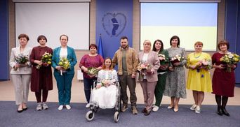 Зеленский наградил медсестер, которые героически спасают людей во время войны