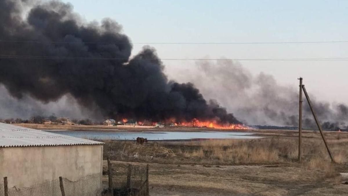 Ніколи так не горіла: пожежі на Кінбурнській косі тривають вже понад тиждень