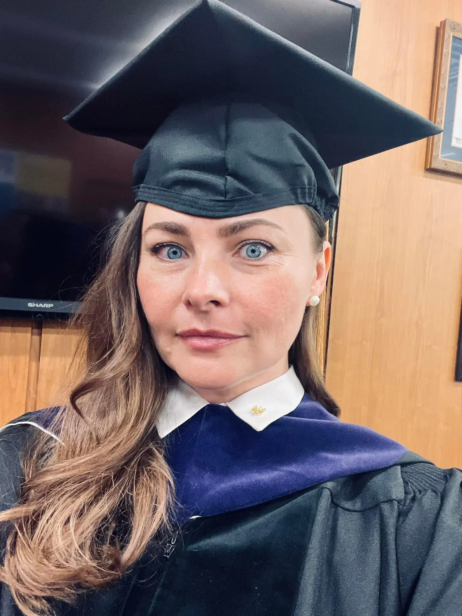 От имени президента награду получила Ирина Мазур От имени президента награду получила Ирина Мазур