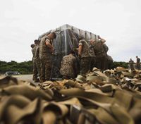 Морські піхотинці США готують піддони з нелетальним обладнанням для оборони України