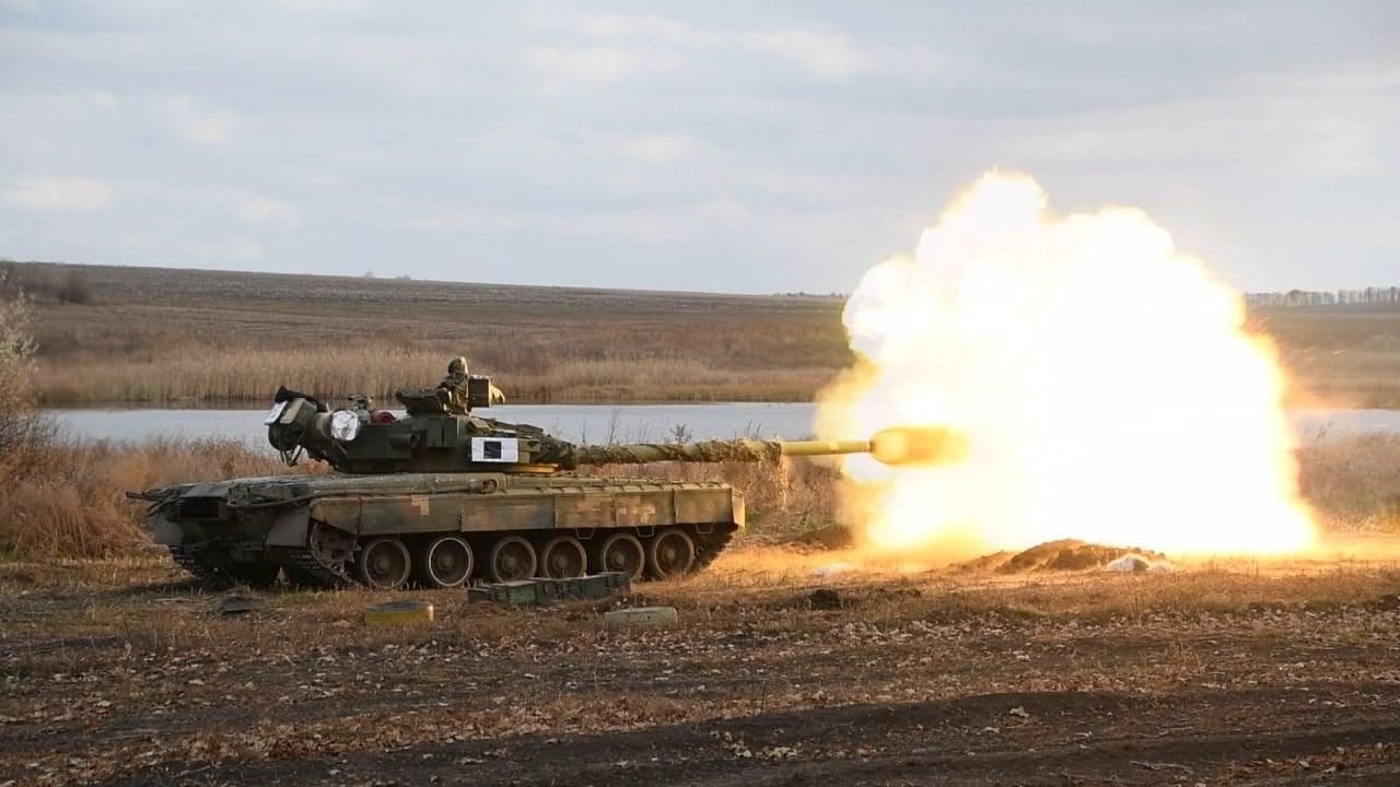 В зоне ООС украинские бойцы отбили 10 атак врага: уничтожили немало танков и бронетехники