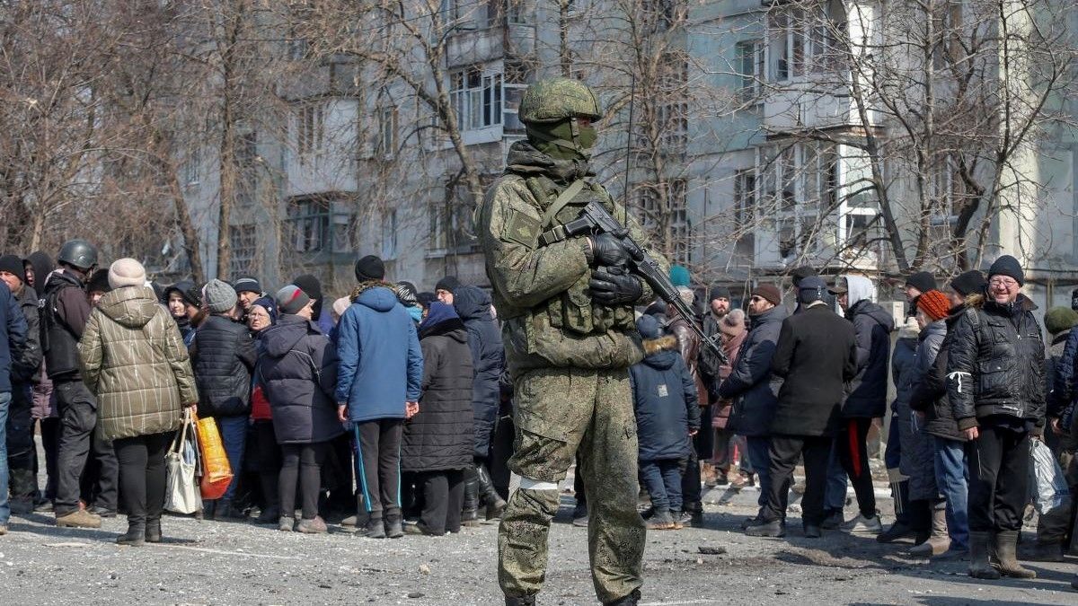 Из Донецка никто не возвращается: что ожидает украинцев, не прошедших "фильтрационные лагеря"