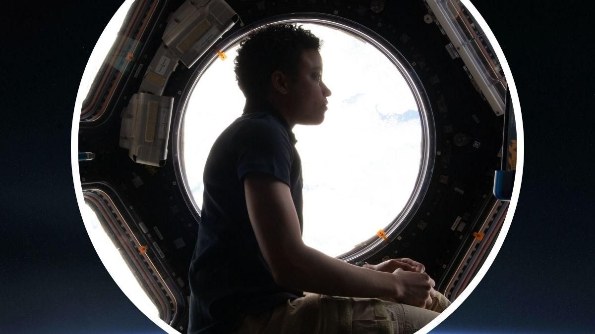 В невесомости над Землей астронавтка NASA сделала потрясающее фото на МКС - Техно В невесомости над Землей астронавтка NASA сделала потрясающее фото на МКС - Техно