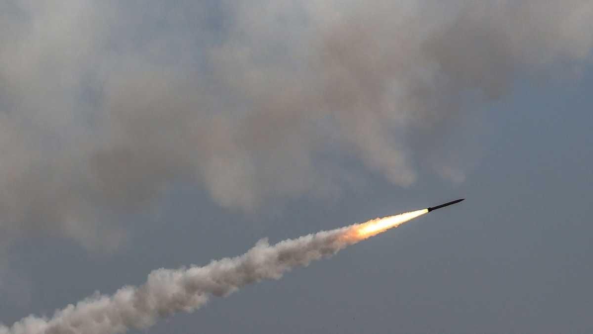 Оккупанты из авиации лупят по Врубовке на Луганщине: эвакуированы 8 человек, из которых 3 детей Оккупанты из авиации лупят по Врубовке на Луганщине: эвакуированы 8 человек, из которых 3 детей