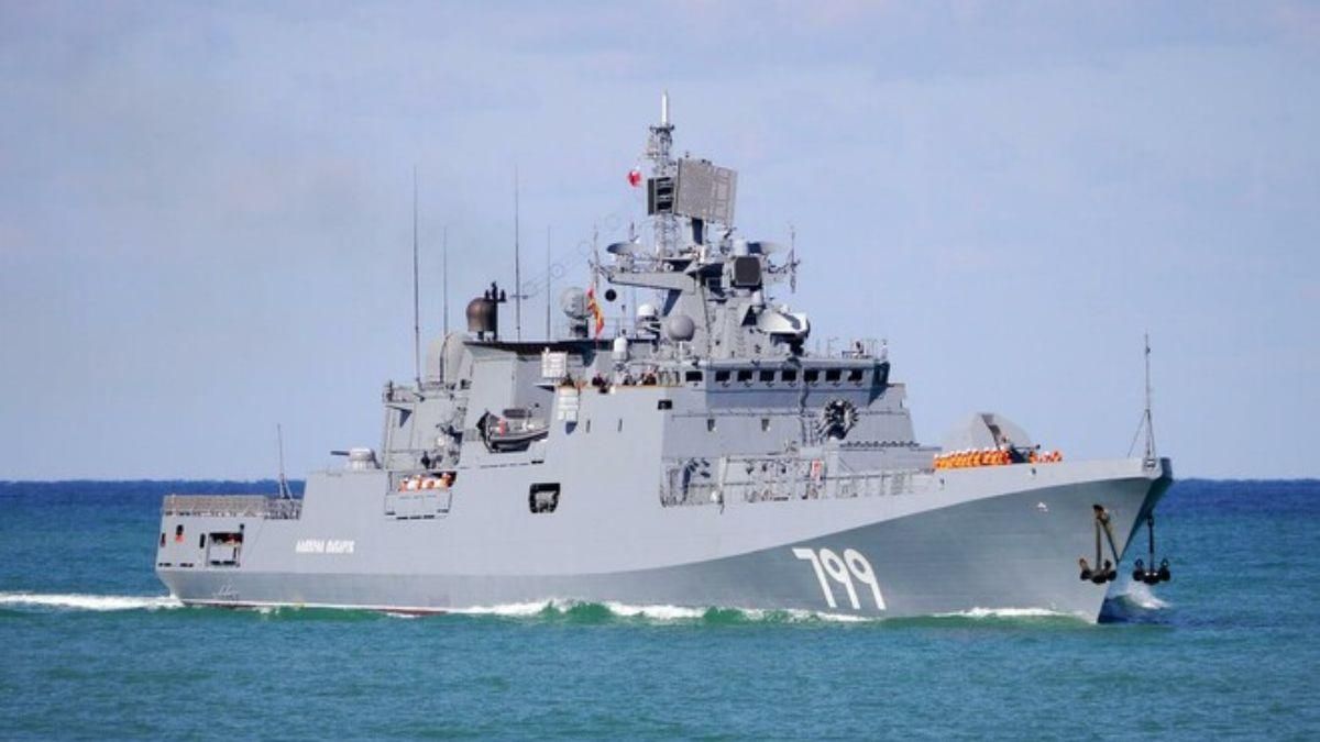 Враг оставил на патрулировании 2 корабля: остальные восстанавливают запасы в оккупированном Крыму