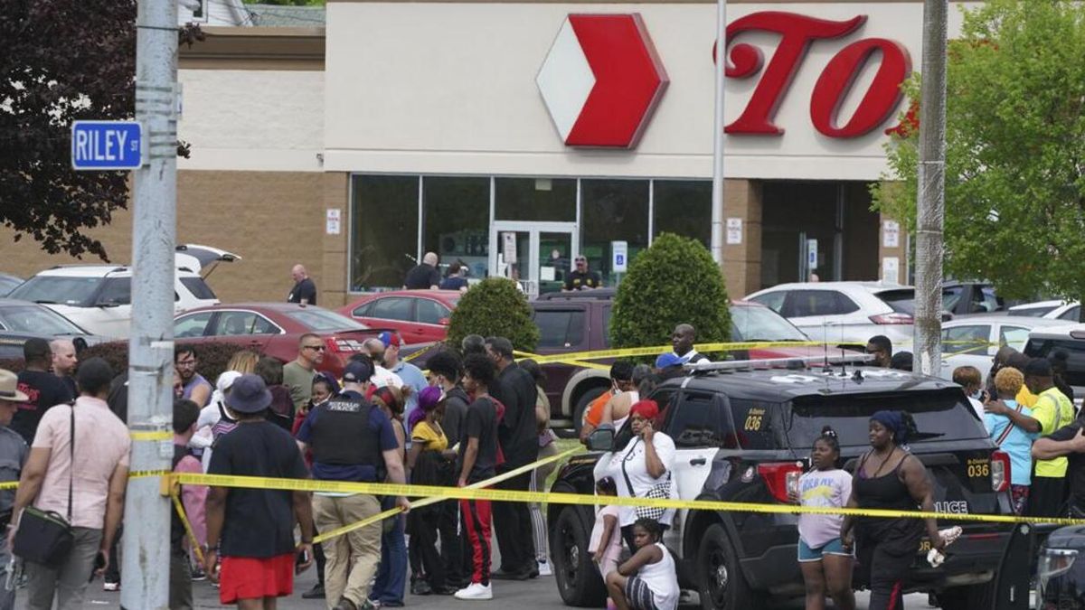 Стрілянина у супермаркеті американського Баффало: 10 загиблих, нападника вже затримали