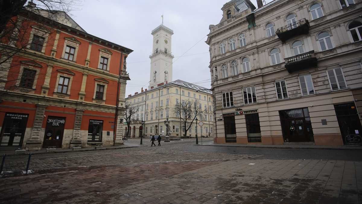 Россия утром нанесла ракетный удар по одному из военных объектов во Львовской области Россия утром нанесла ракетный удар по одному из военных объектов во Львовской области