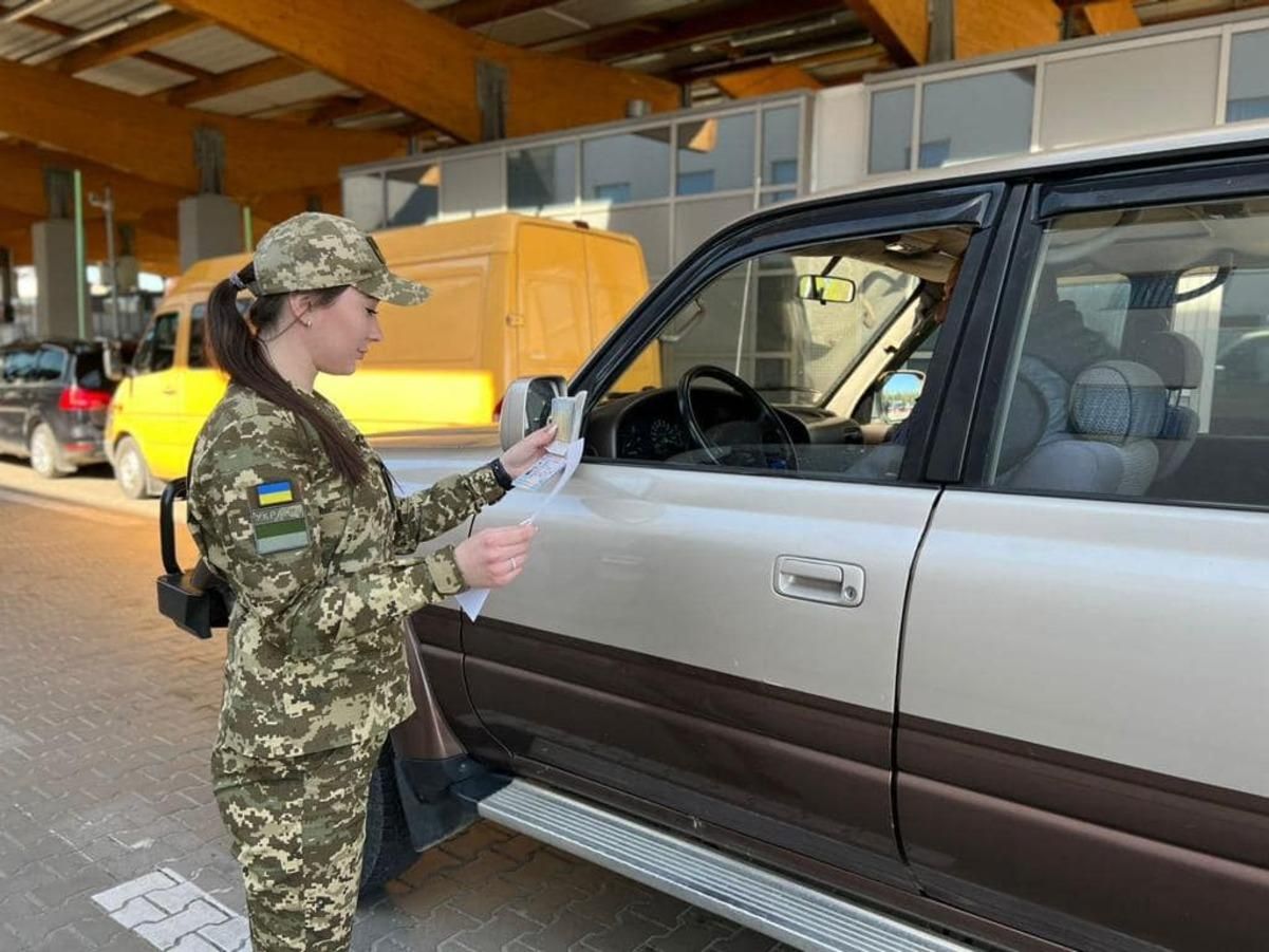 Після 9 травня українці більше в'їжджають до країни, ніж виїжджають